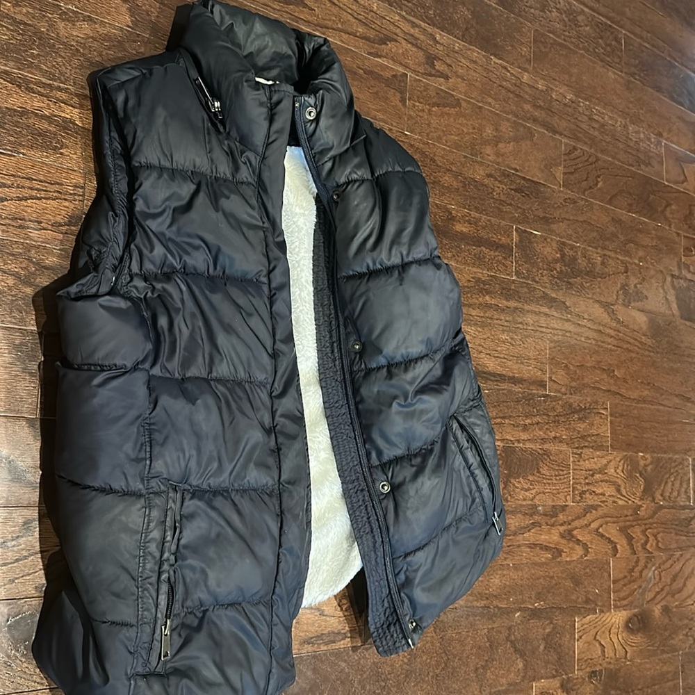 Navy puffer vest